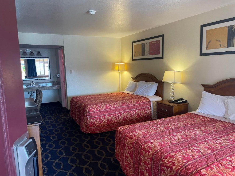 Holiday Motel Oakdale