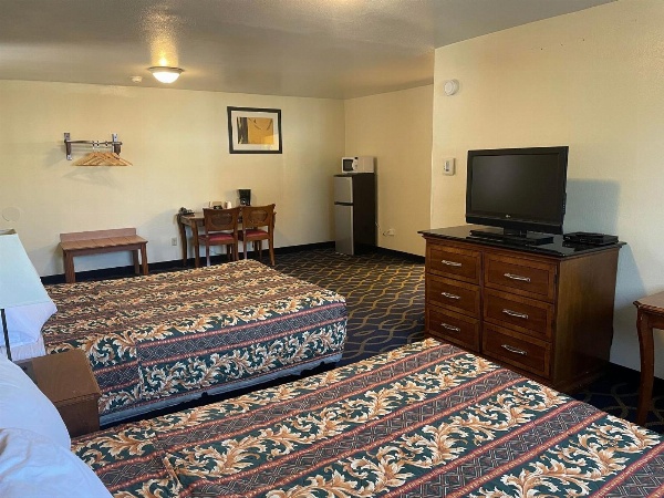 Holiday Motel Oakdale image 6
