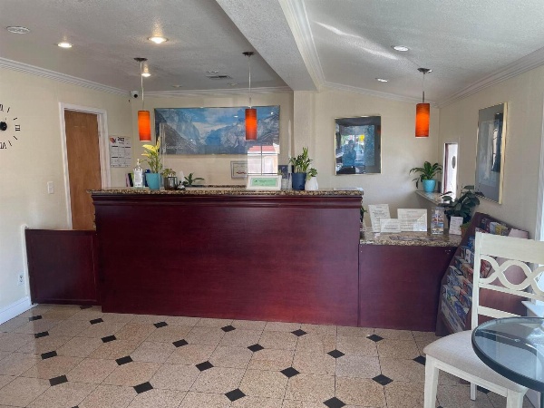 Holiday Motel Oakdale image 16