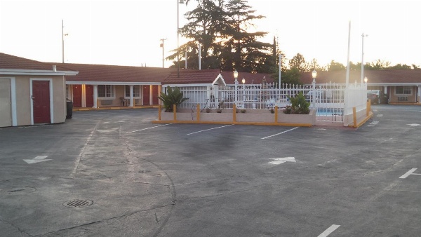 Holiday Motel Oakdale image 21