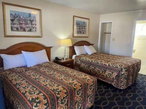 Holiday Motel Oakdale 9